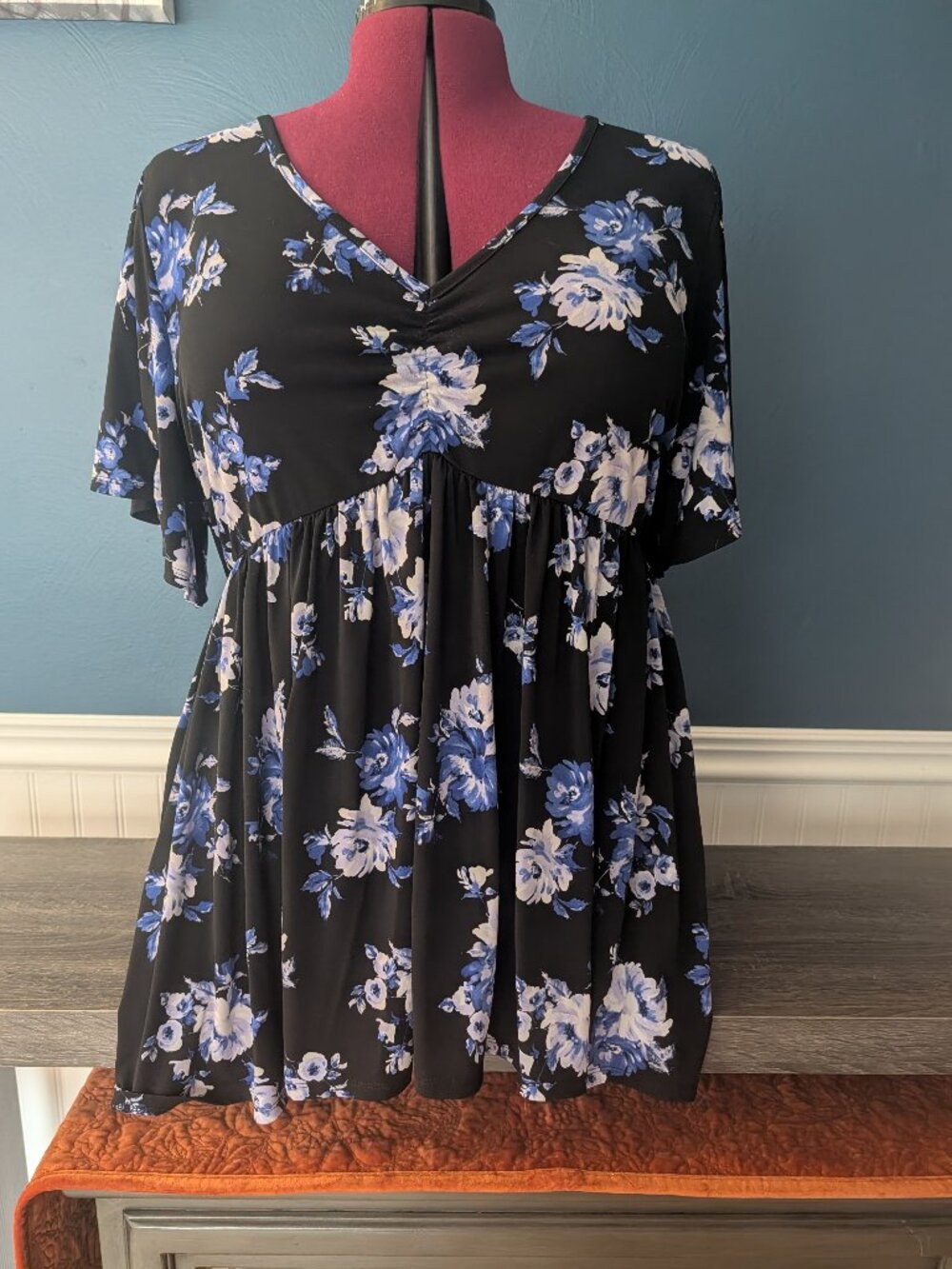 Torrid size 3 Black and blue floral top